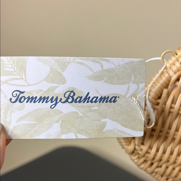 Tommy Bahama | 🐳 Wicker Woven Whale Bag w/ Crossbody Strap - Picture 3 of 10